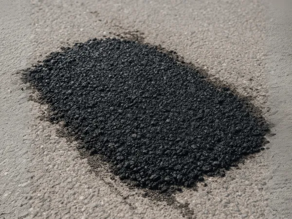 riparazione strade con asfalto a freddo